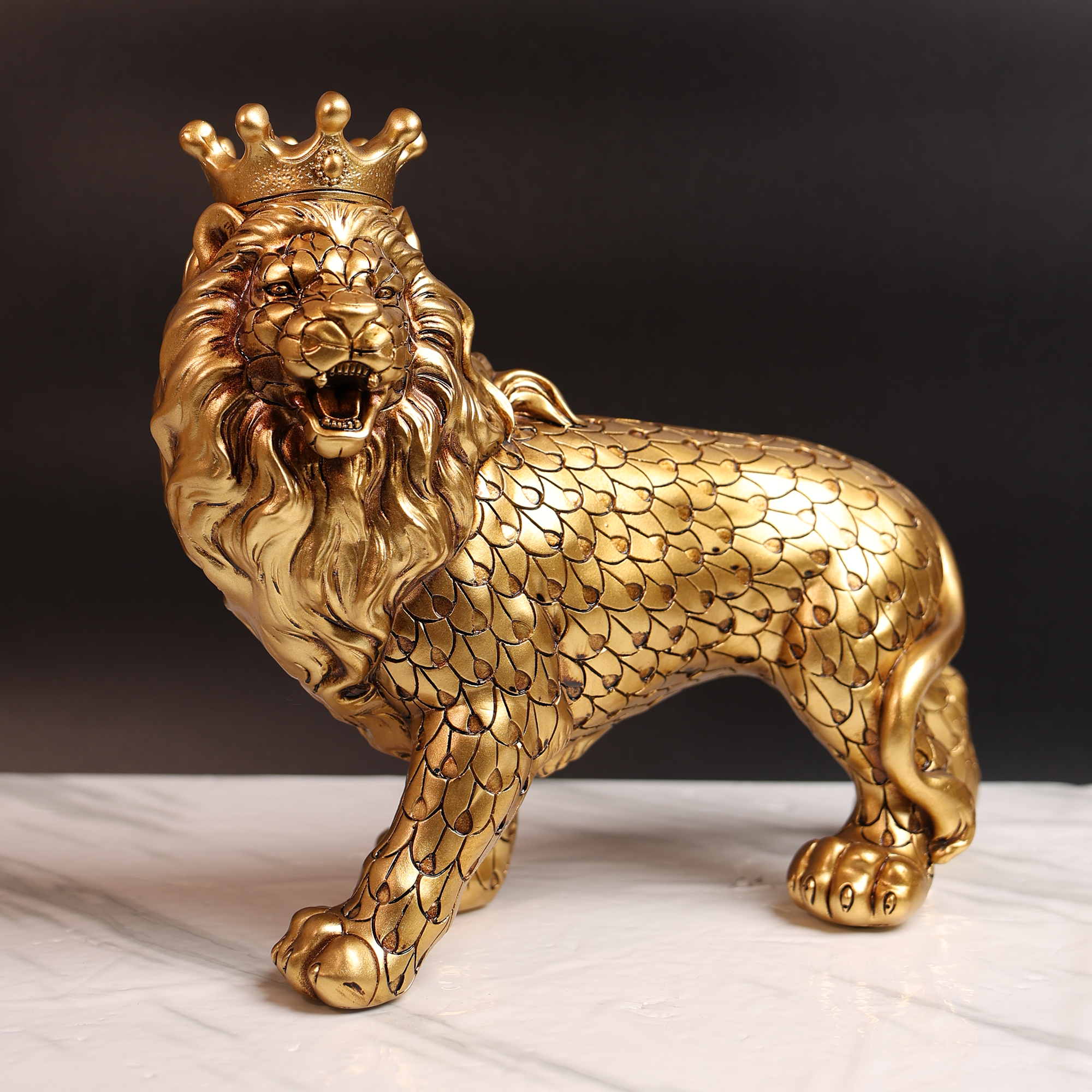 Lion Family Sculpture Decor - Image 2