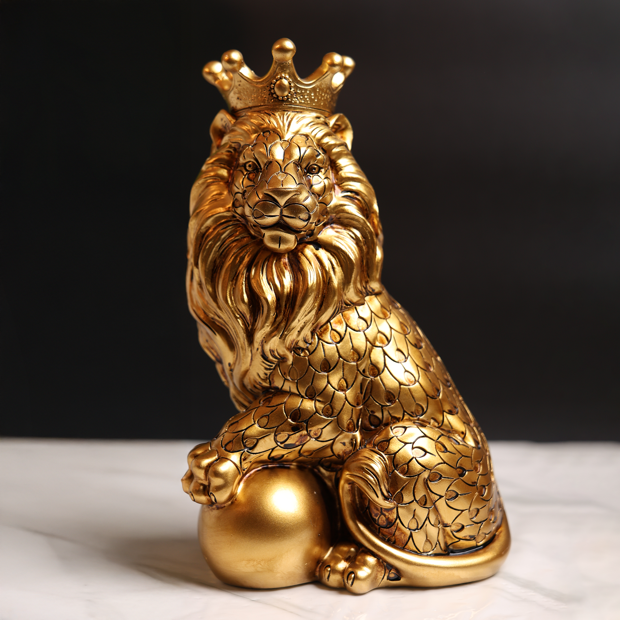 Lion Family Sculpture Decor - Image 3