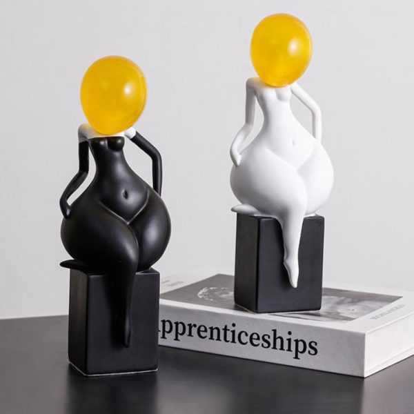 Graceful Curved Art Sculpture