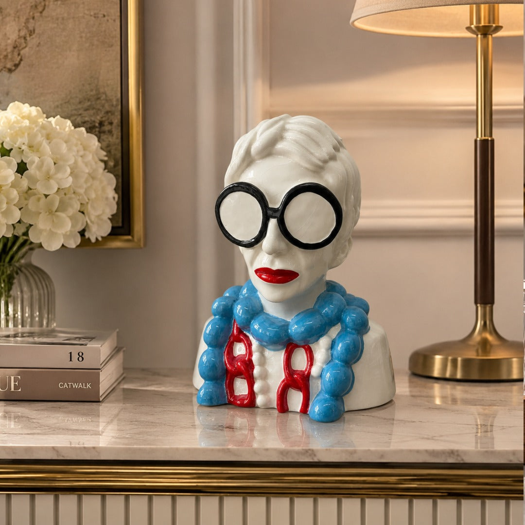 Glamorous Lady Vase - Image 3